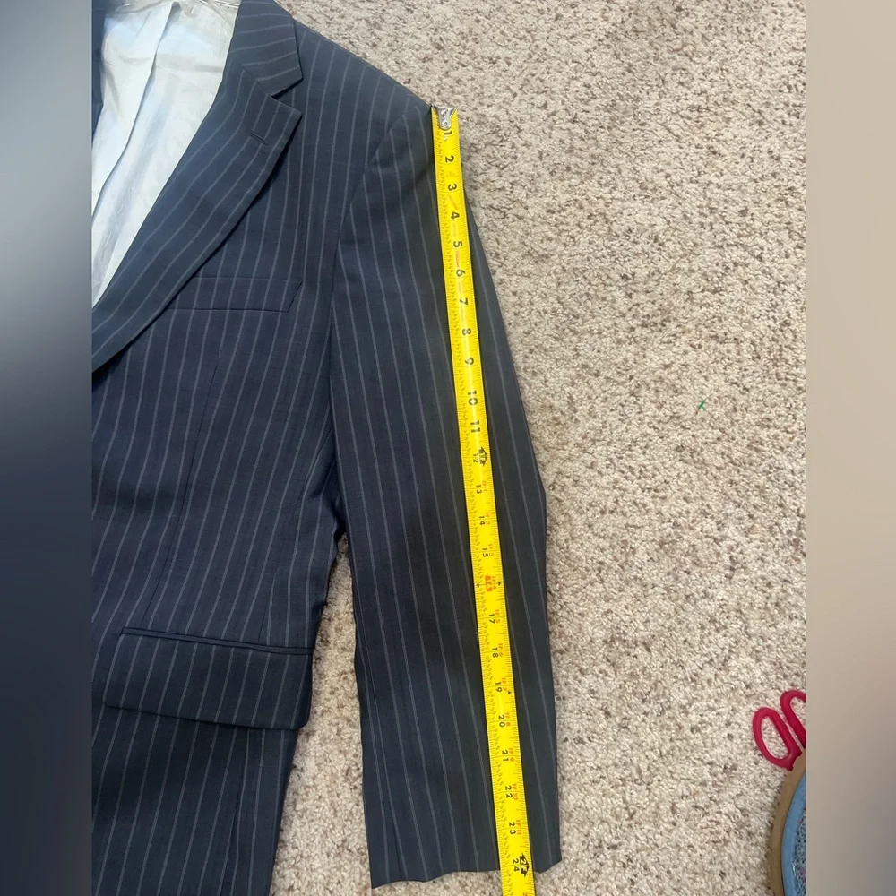 Boss Hugo Boss Mens gray Pin Striped 2 Button Suit Jacket Wool Blend Size 42R‎